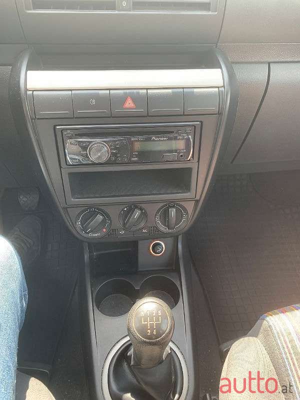 2007' Volkswagen Fox photo #5