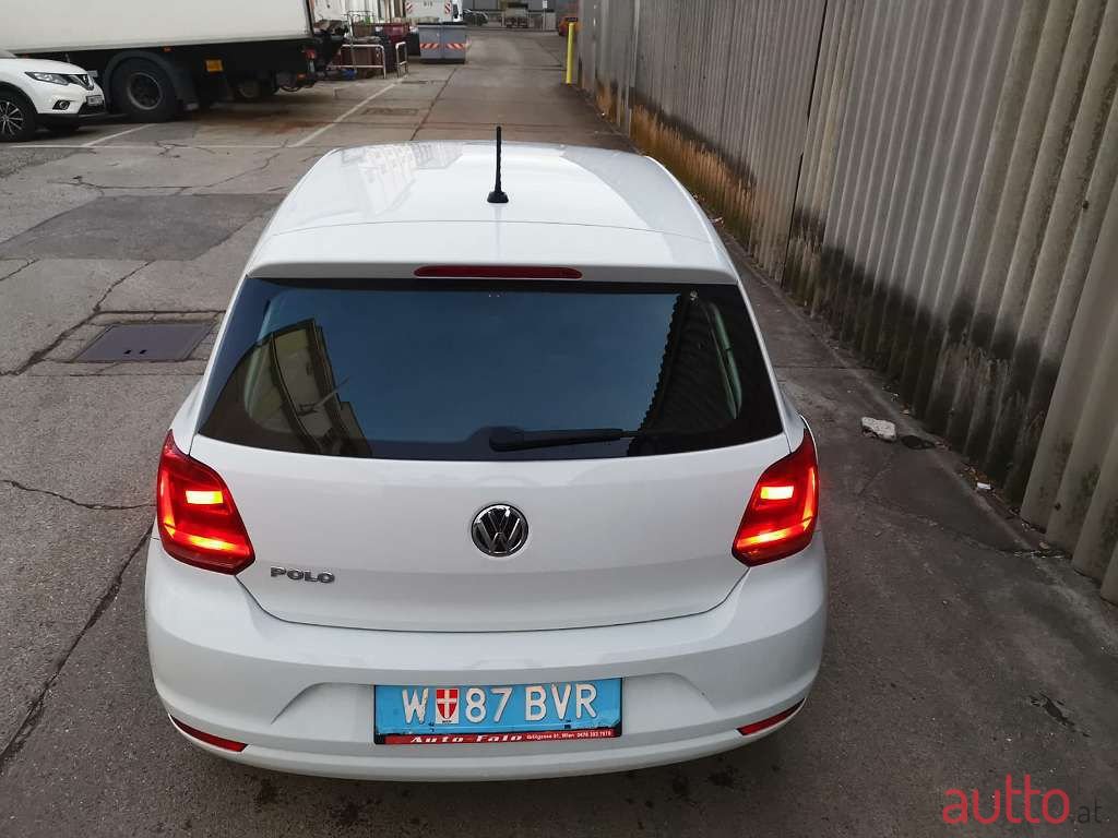 2017' Volkswagen Polo photo #4