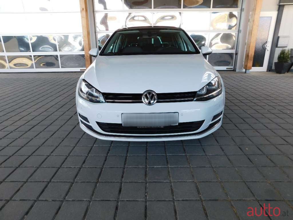 2015' Volkswagen Golf photo #2