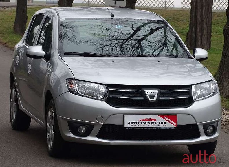 2015' Dacia Sandero photo #1