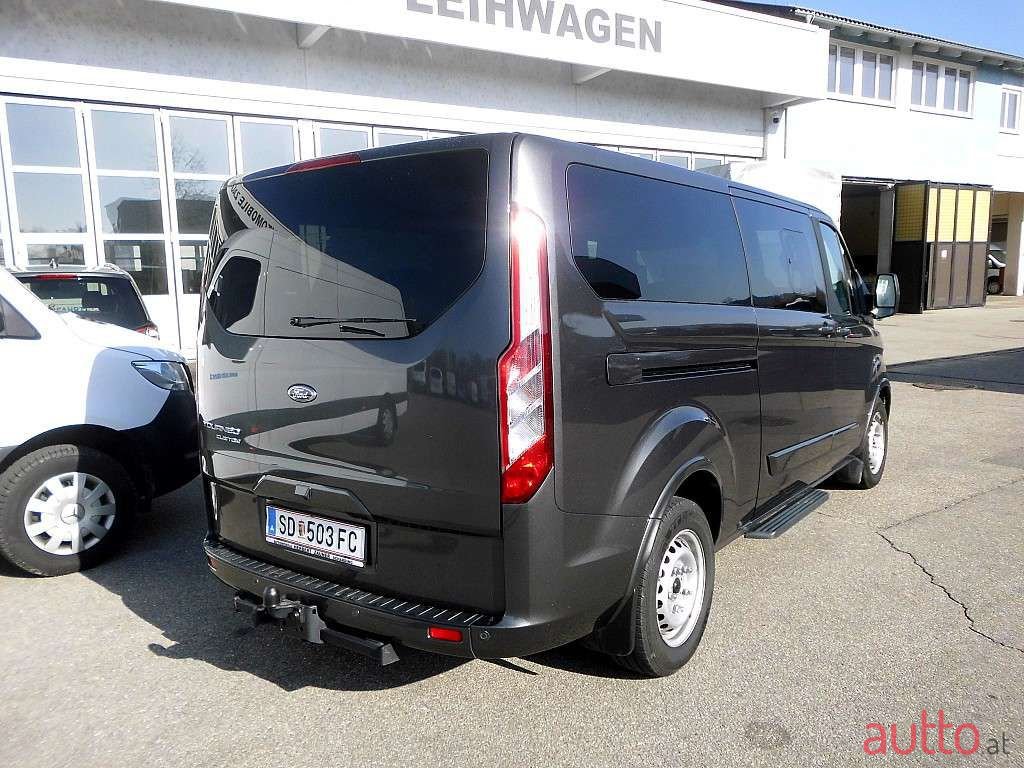 2022' Ford Tourneo photo #2