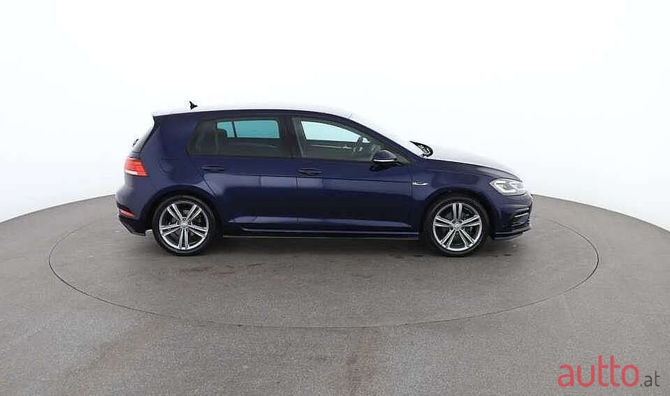 2020' Volkswagen Golf photo #2