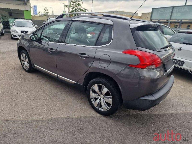 2013' Peugeot 2008 photo #3