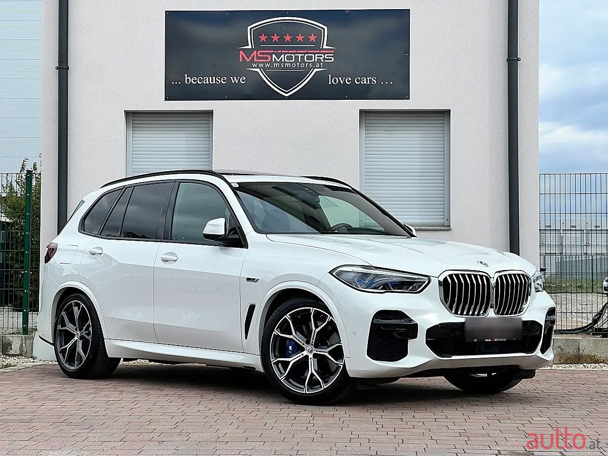 2022' BMW X5 photo #1