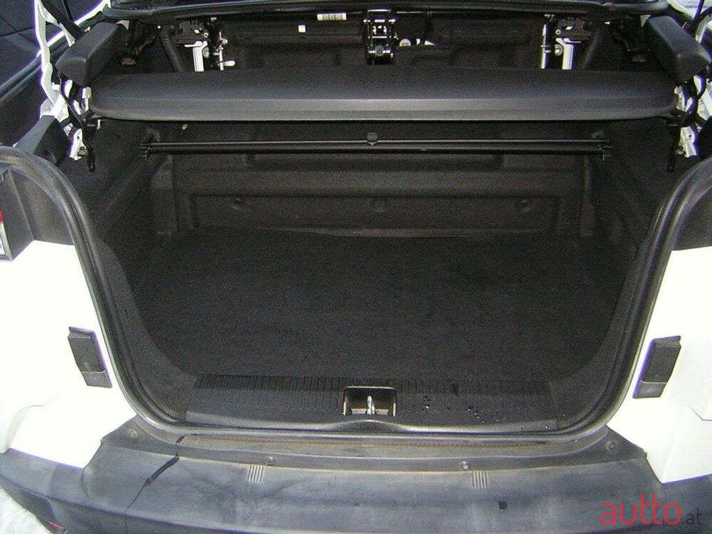 2011' Renault Megane photo #4