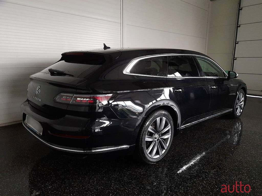 2023' Volkswagen Arteon photo #2