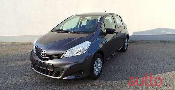 2014' Toyota Yaris photo #1