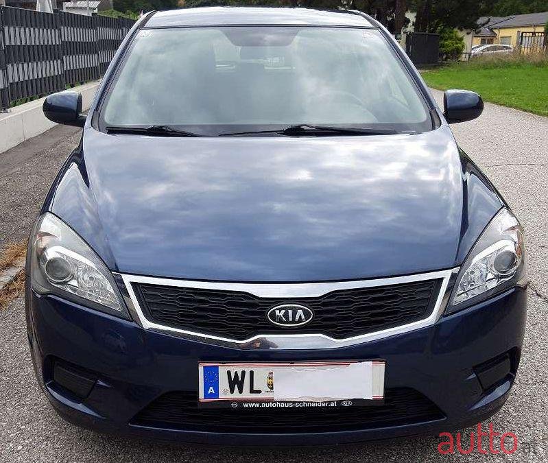 2012' Kia Ceed photo #3