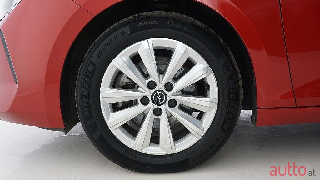 2023' Opel Astra photo #3