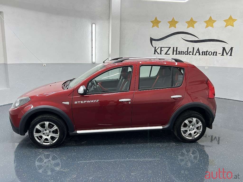 2012' Dacia Sandero photo #2
