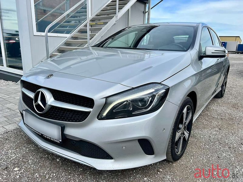 2017' Mercedes-Benz A-Klasse photo #1