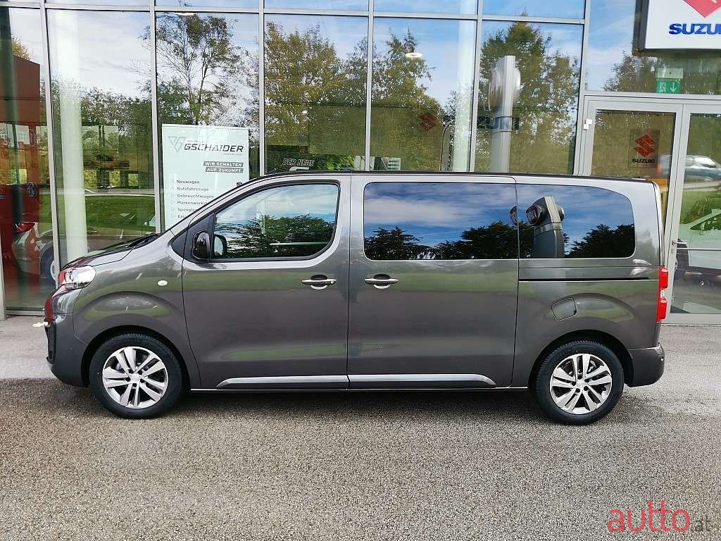 2022' Peugeot Traveller photo #2