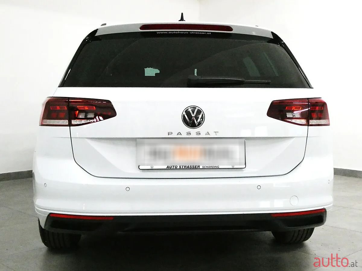 2022' Volkswagen Passat photo #5