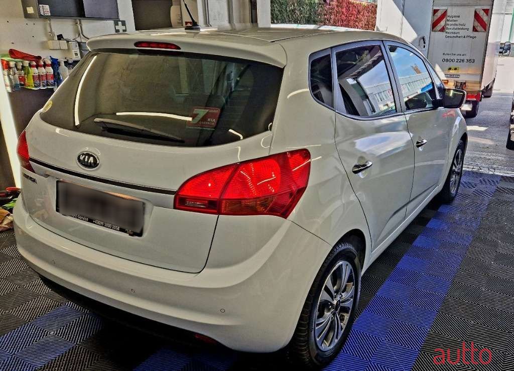 2017' Kia Venga photo #5