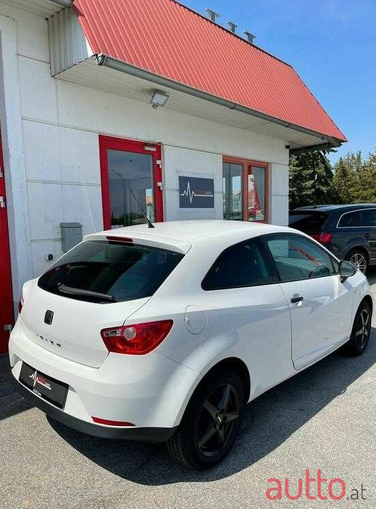 2010' SEAT Ibiza photo #3