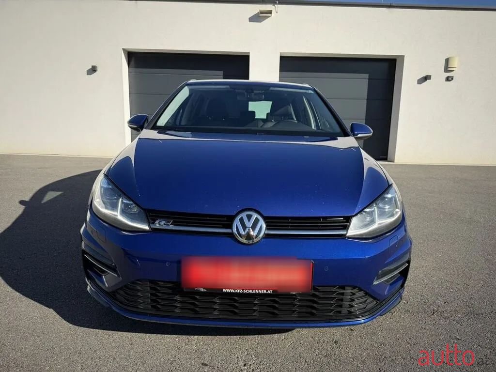 2017' Volkswagen Golf photo #3