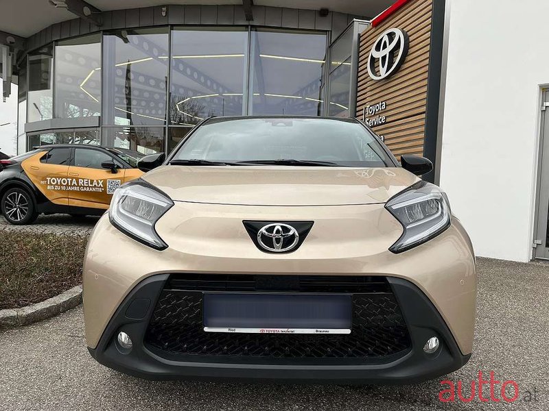 2022' Toyota Aygo photo #2