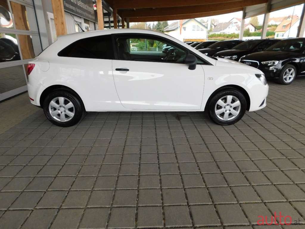 2013' SEAT Ibiza photo #3