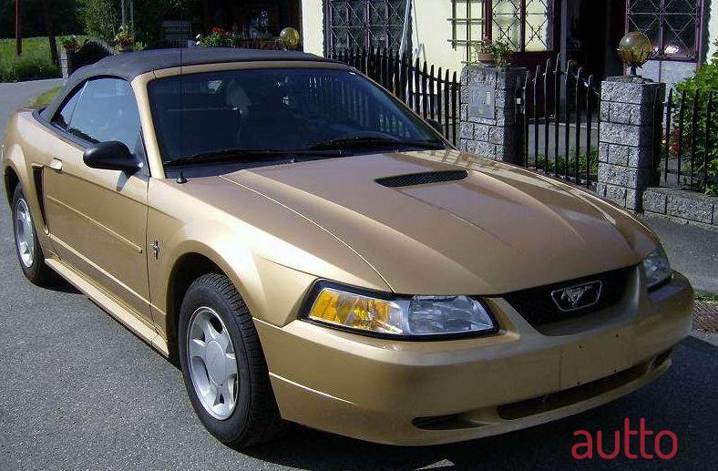 2001' Ford Mustang photo #1