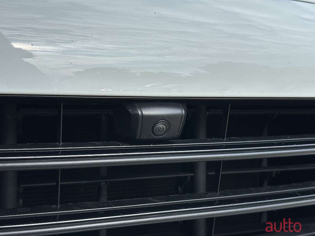 2020' Porsche Cayenne photo #5