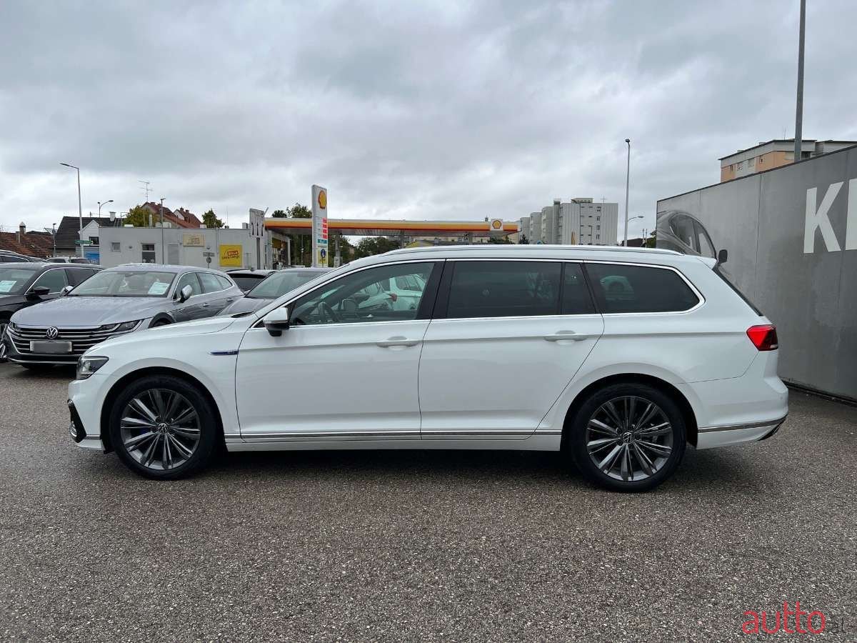 2021' Volkswagen Passat photo #6