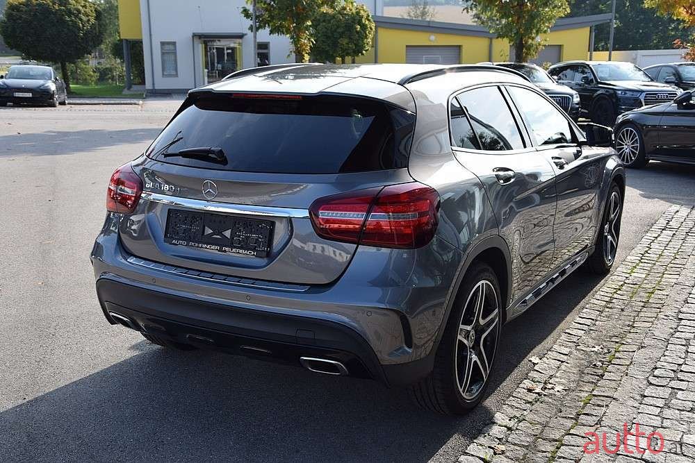 2018' Mercedes-Benz Gla-Klasse photo #3