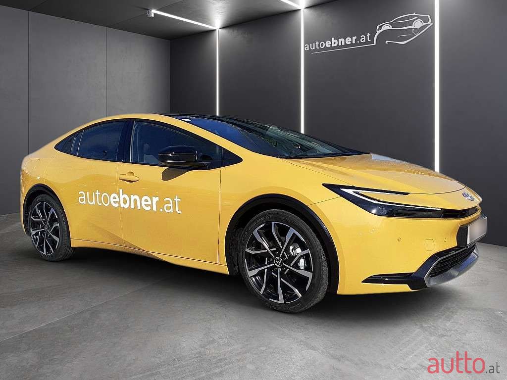 2023' Toyota Prius photo #3