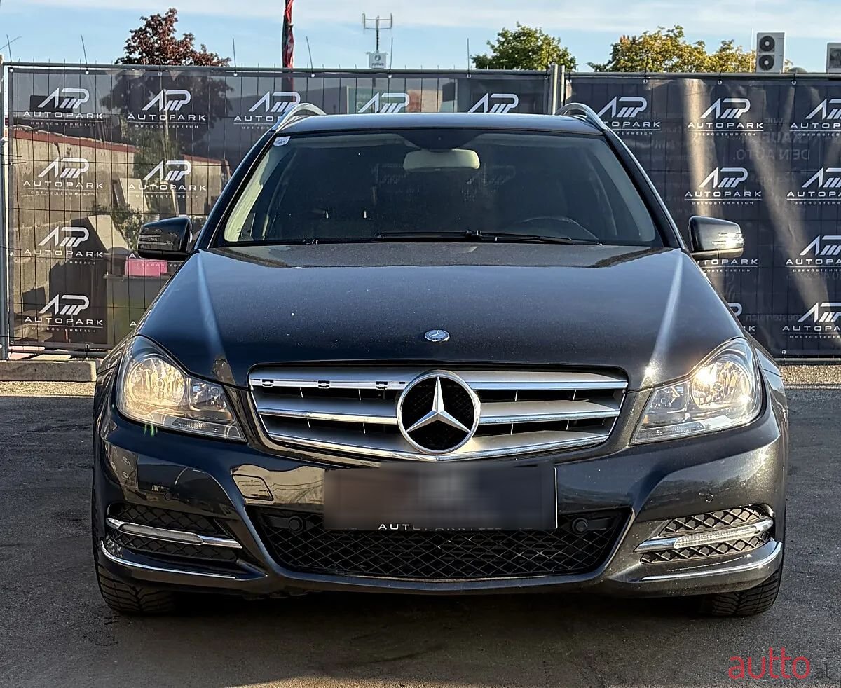 2012' Mercedes-Benz C-Klasse photo #2