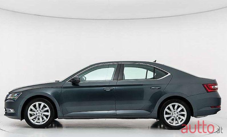 2019' Skoda Superb photo #1