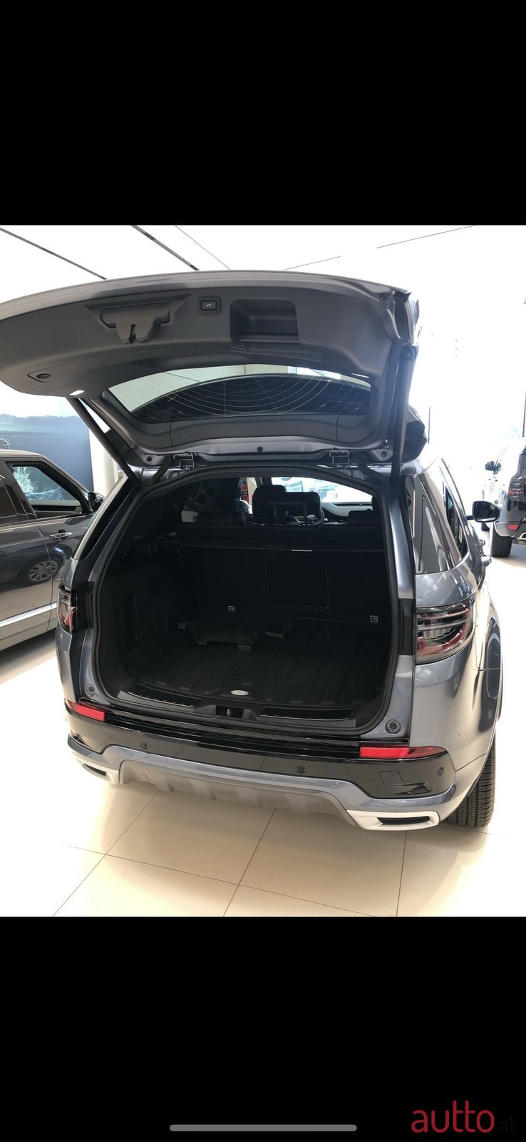 2021' Land Rover Discovery Sport P300e HSE R-Dynamic photo #6