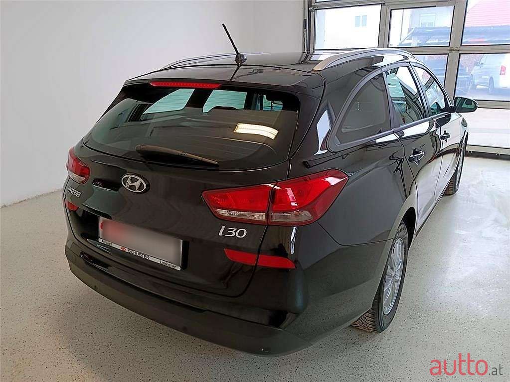 2020' Hyundai i30 photo #5