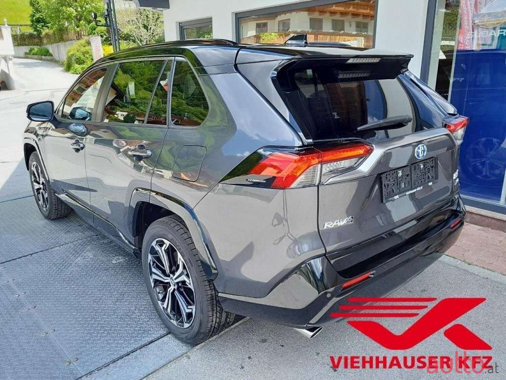 2023' Toyota RAV4 photo #3