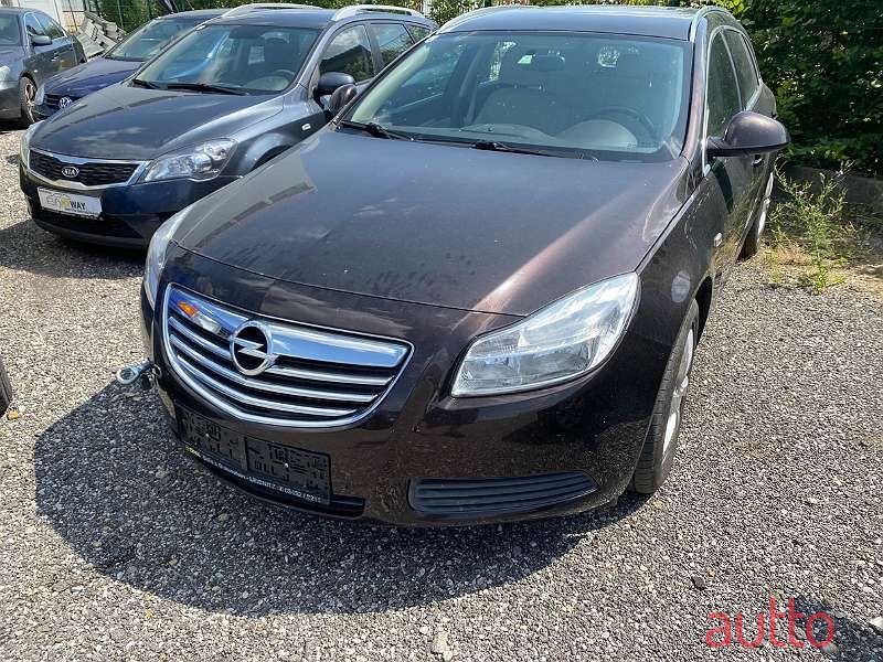 2011' Opel Insignia photo #1