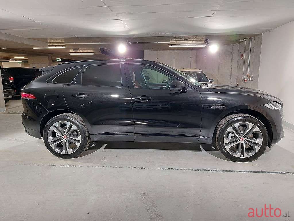 2022' Jaguar F-Pace photo #6