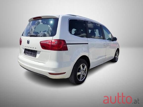 2011' SEAT Alhambra photo #3