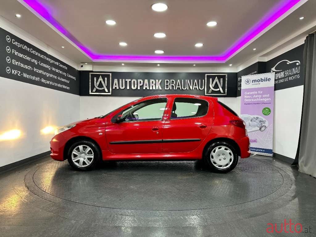 2010' Peugeot 206 photo #3