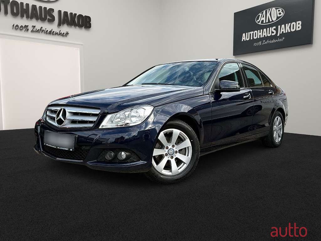2013' Mercedes-Benz C-Klasse photo #1