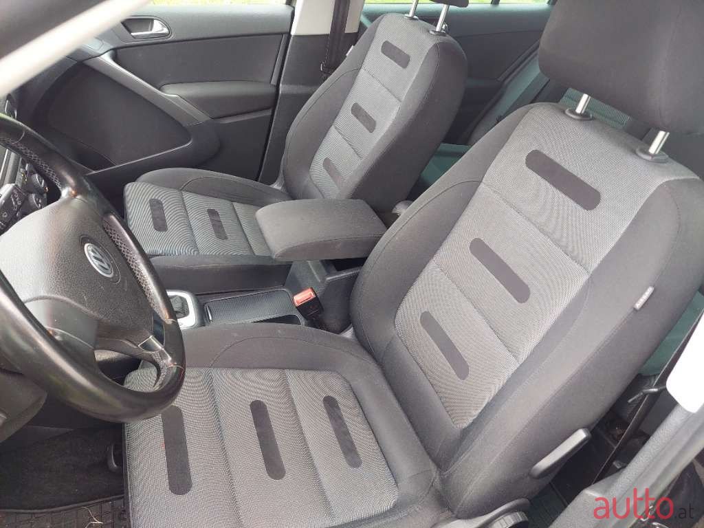 2008' Volkswagen Tiguan photo #6