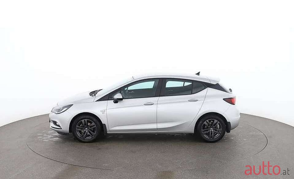 2019' Opel Astra photo #5