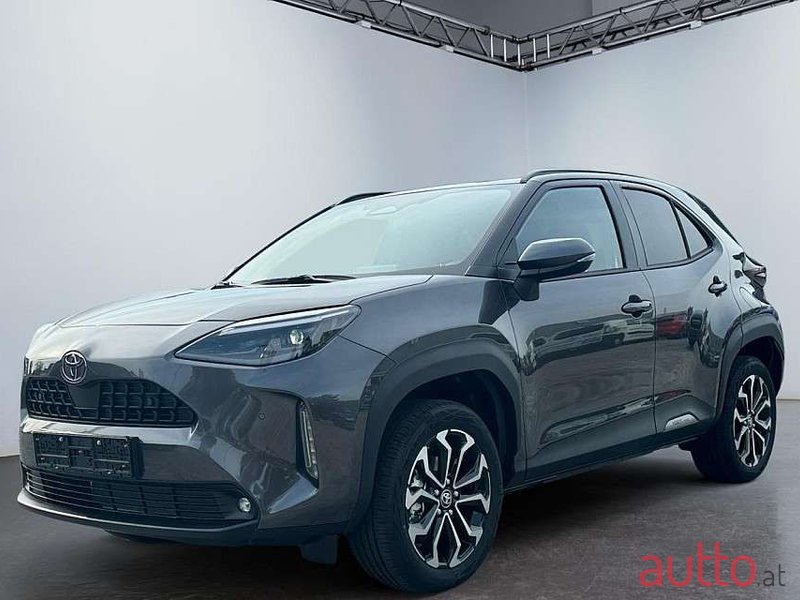 2024' Toyota Yaris Cross photo #1