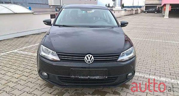 2012' Volkswagen Jetta photo #2