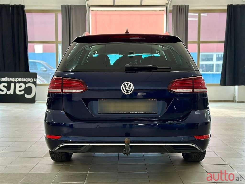 2018' Volkswagen Golf photo #6