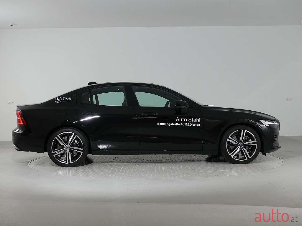 2022' Volvo S60 photo #3