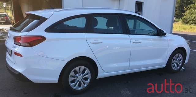 2020' Hyundai i30 photo #4