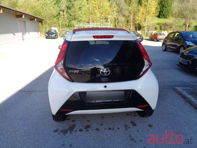 2021' Toyota Aygo photo #6