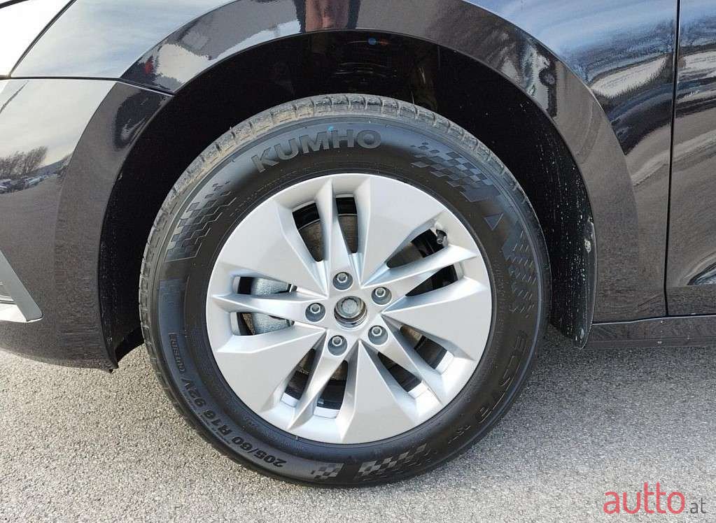 2023' Skoda Octavia photo #6