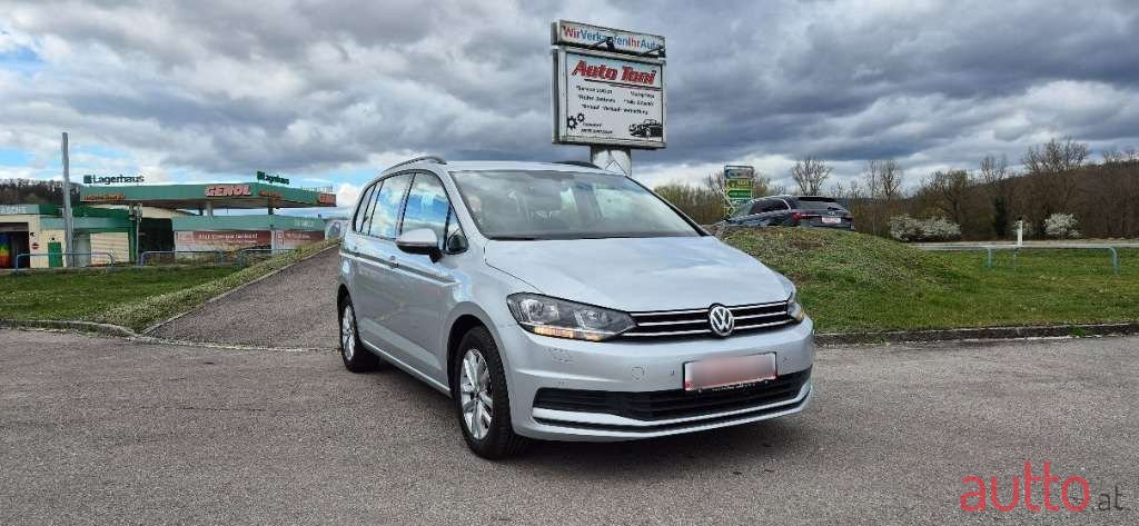 2018' Volkswagen Touran photo #1