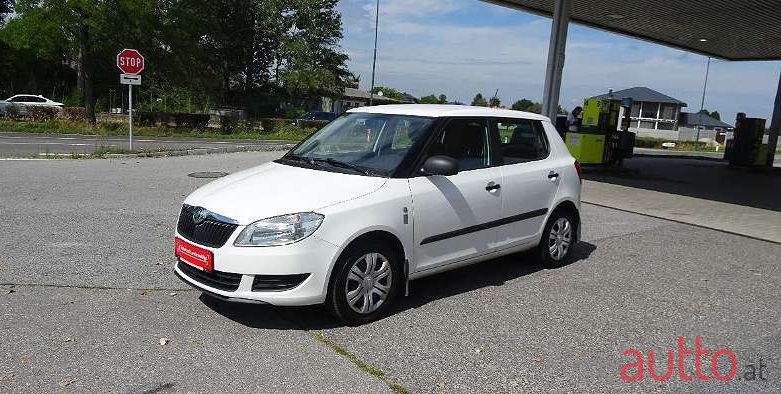 2012' Skoda Fabia photo #2