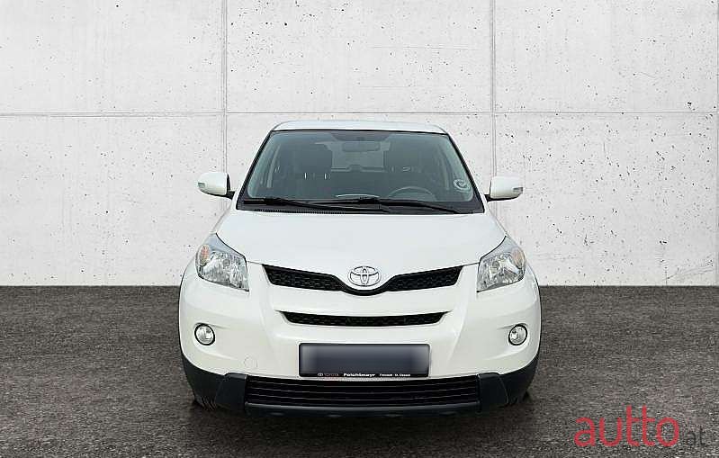 2013' Toyota Urban Cruiser photo #2