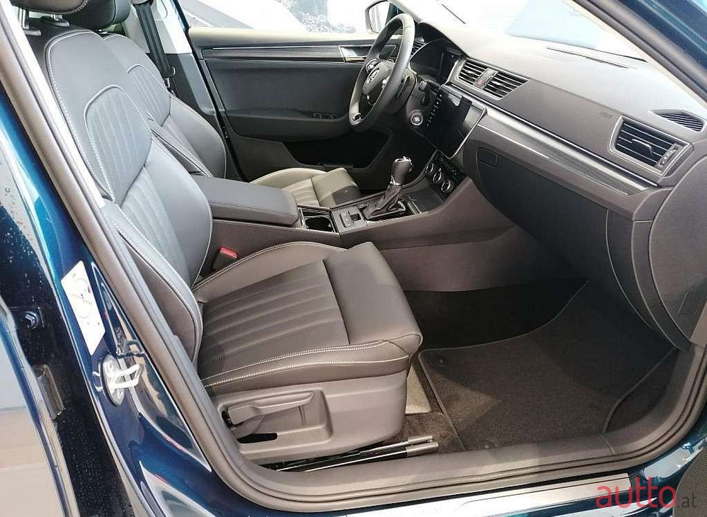 2023' Skoda Superb photo #4
